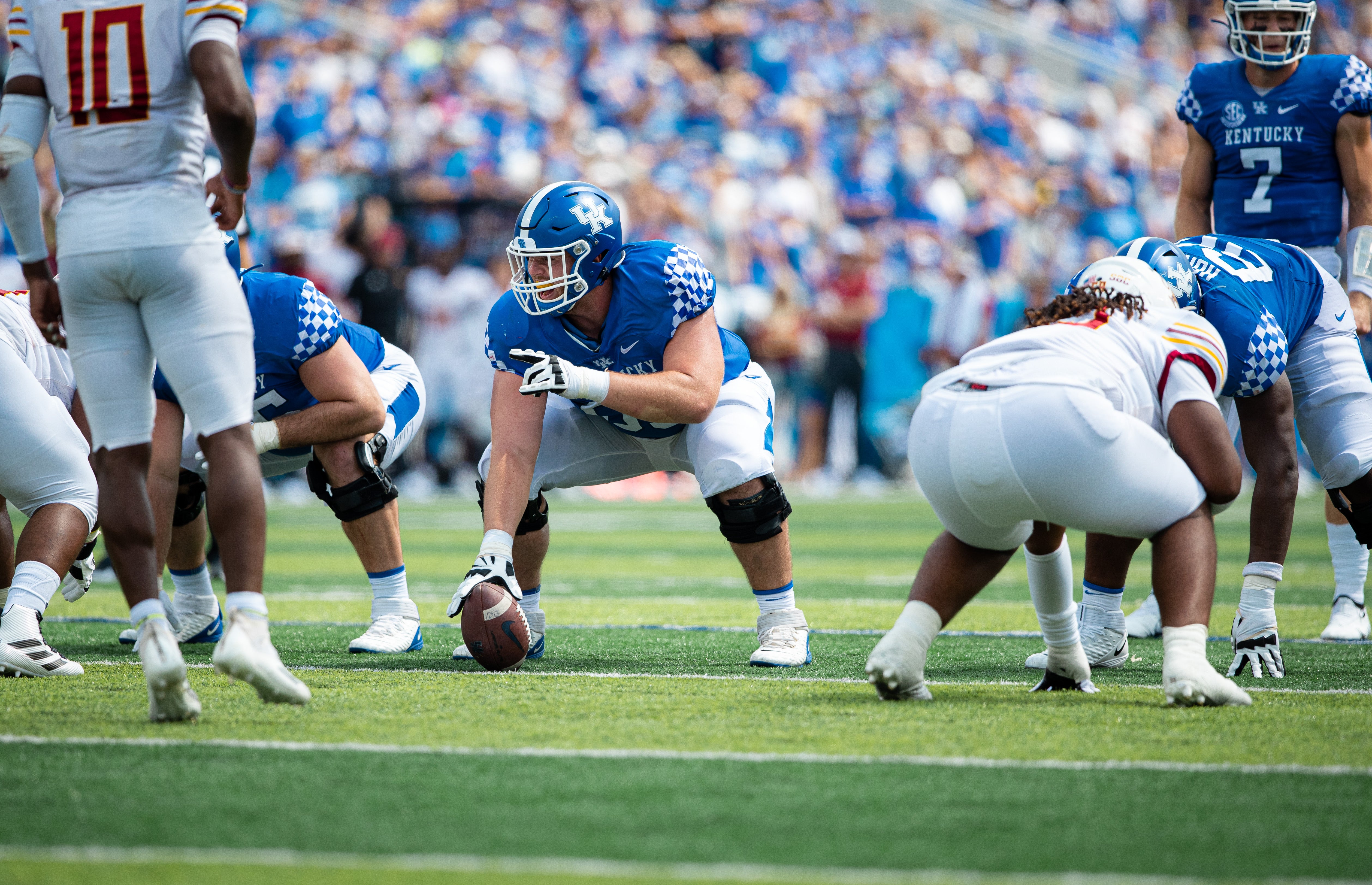 Jaguars sign center Luke Fortner